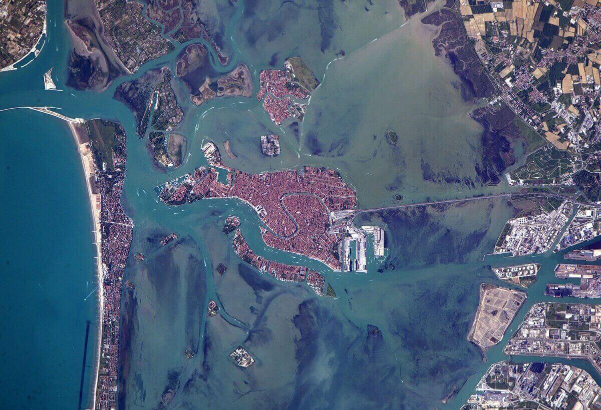 Город Венеция в Италии, снято.