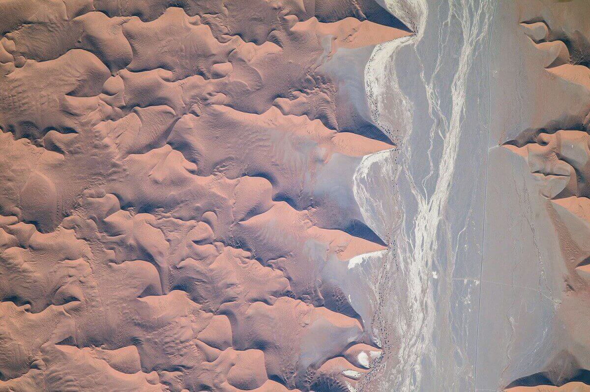 Окраины Намибской пустыни, находящейся в юго-западной части Африки.